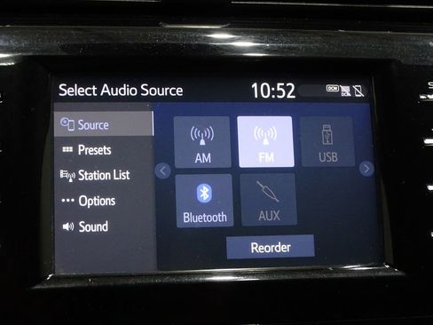 Used 2019 Toyota Camry LE image 32