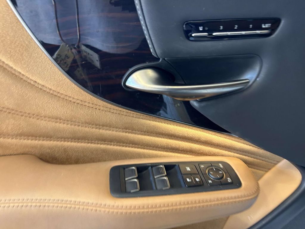 Used 2022 Lexus LS 500 w/ Interior Upgrade Package RWD image 11