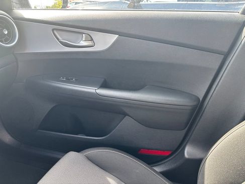 Certified 2022 Kia Forte Sedan FWD image 6