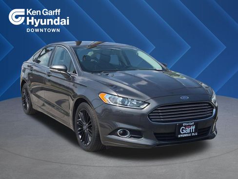 Used 2016 Ford Fusion SE w/ Equipment Group 202A FWD image 1