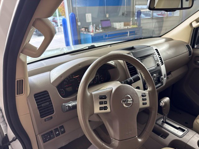 Used 2016 Nissan Frontier SV w/ SV Value Truck Package AWD/4WD image 17