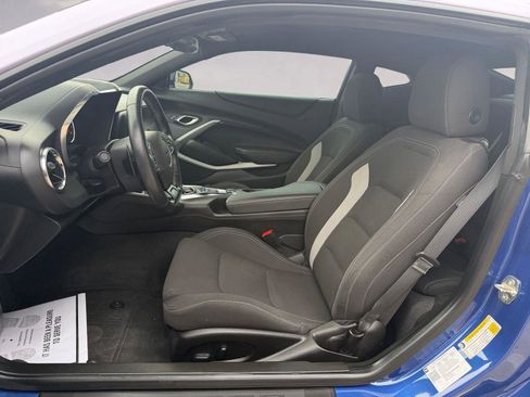 Used 2023 Chevrolet Camaro LT image 9