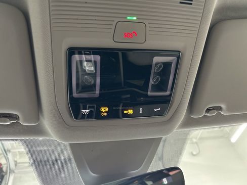 New 2026 Volkswagen Atlas SE FWD image 24
