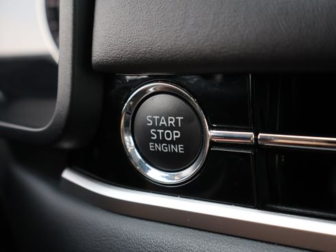 Used 2025 Mitsubishi Outlander SE FWD image 25