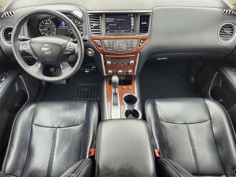 Used 2018 Nissan Pathfinder Platinum image 22