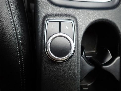 Used 2018 Mercedes-Benz GLA 250 4MATIC image 24