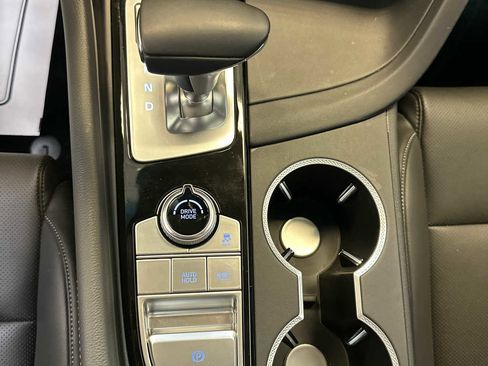 Certified 2025 Genesis G70 2.5T image 28