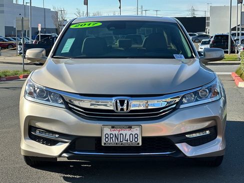 Used 2017 Honda Accord EX-L image 9
