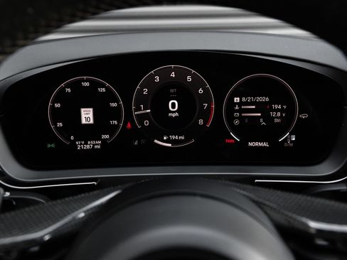 Certified 2025 Porsche Cayenne GTS AWD/4WD image 18