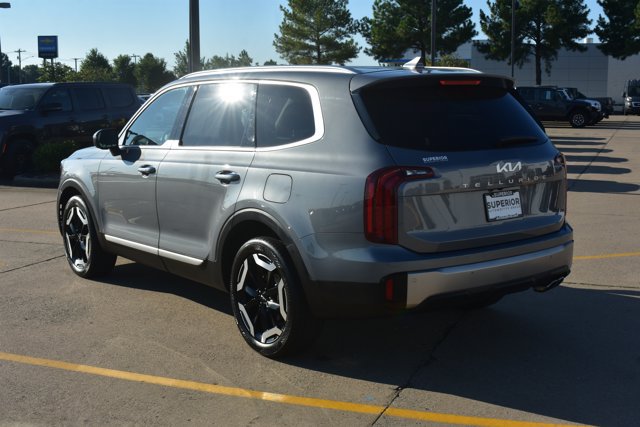 Used 2025 Kia Telluride S FWD image 7
