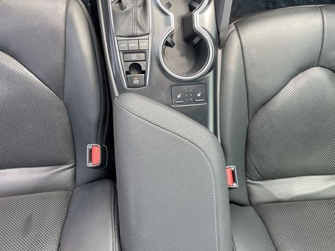 Used 2020 Toyota Camry XSE FWD image 24