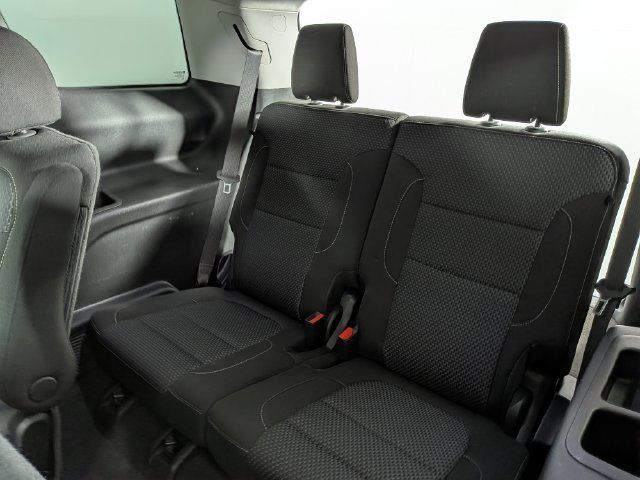 Used 2022 GMC Acadia SLE w/ Driver Convenience Package FWD image 27