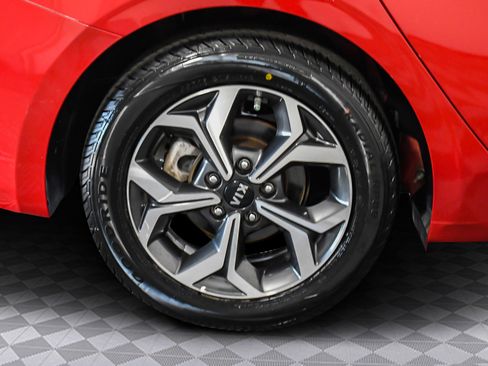 Used 2021 Kia Forte LXS image 32