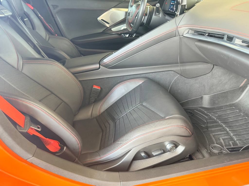 Used 2021 Chevrolet Corvette Stingray Premium Conv w/ Z51 Performance Package RWD image 31