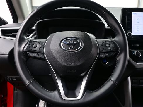 Used 2022 Toyota Corolla Cross LE image 23