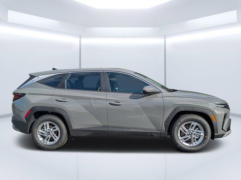 New 2026 Hyundai Tucson SE FWD image 3