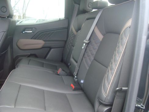 Used 2024 GMC Canyon Denali AWD/4WD image 29