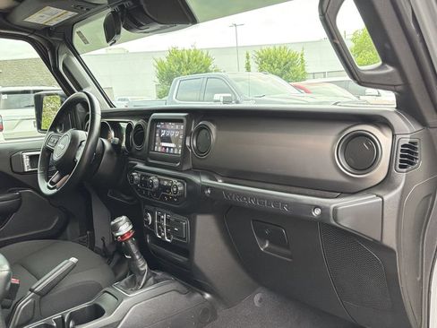 Used 2021 Jeep Wrangler Unlimited Sport AWD/4WD image 18