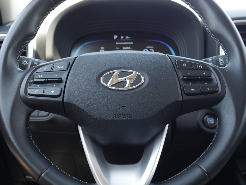 Used 2025 Hyundai Venue SEL FWD image 35