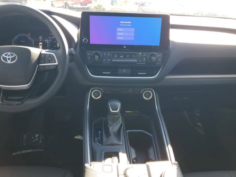 Certified 2025 Toyota Grand Highlander AWD Hybrid image 18