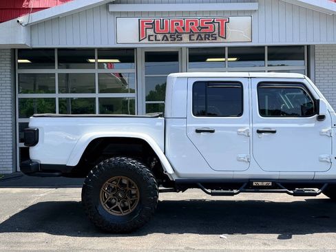 Used 2020 Jeep Gladiator Rubicon AWD/4WD image 11