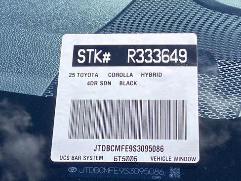 Certified 2025 Toyota Corolla LE FWD image 38