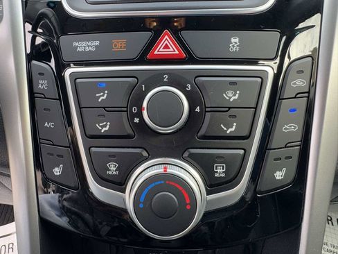 Used 2016 Hyundai Elantra GT w/ Option Group 02 image 17