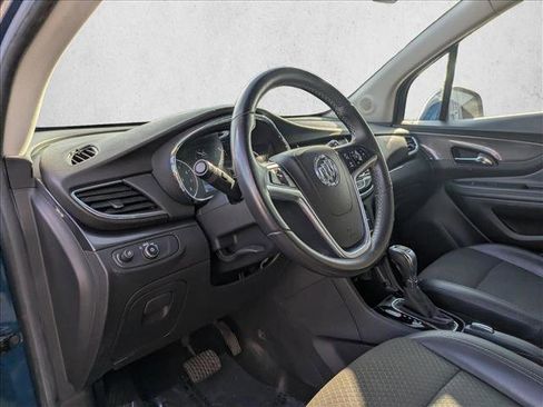Used 2020 Buick Encore Preferred image 9