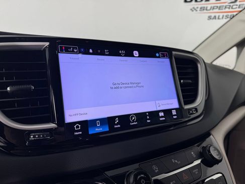 Used 2023 Chrysler Voyager LX FWD image 17
