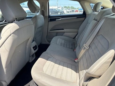 Used 2020 Ford Fusion SE FWD image 9
