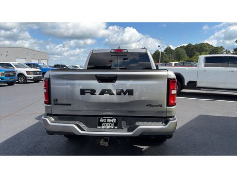 Used 2025 RAM 1500 Big Horn AWD/4WD image 6