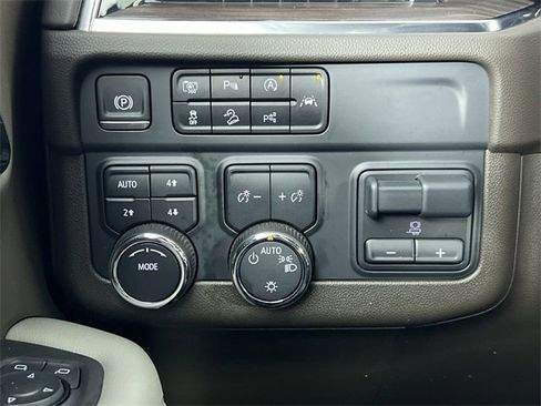 Used 2025 Chevrolet Tahoe LT w/ Sun And Tow Package image 18