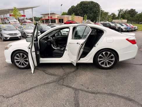 Used 2015 Honda Accord Sport image 10