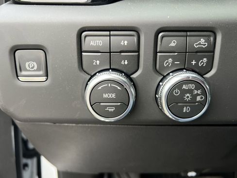 New 2026 GMC Sierra 1500 AT4 w/ Technology Package image 18