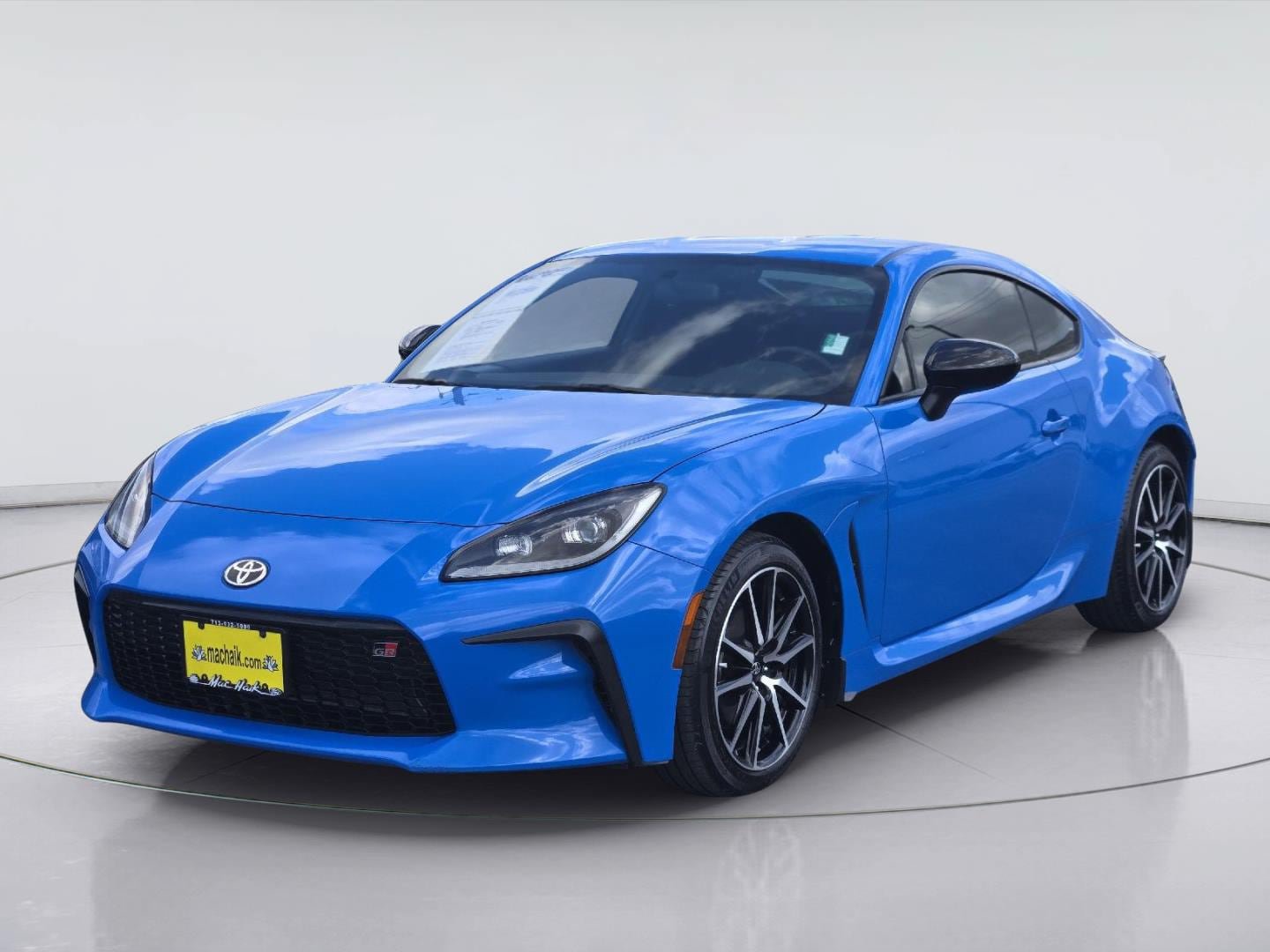 Used 2024 Toyota GR86 RWD image 1
