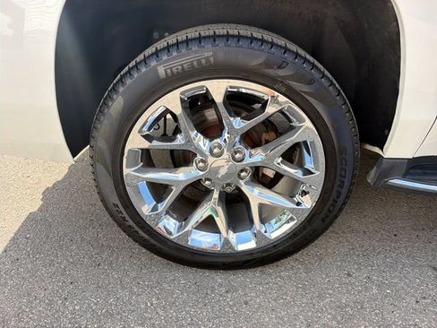 Used 2017 Chevrolet Suburban Premier AWD/4WD image 31