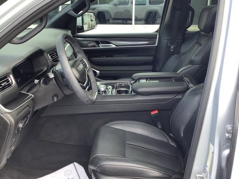 Used 2022 Jeep Wagoneer Series I w/ Premium Group I image 12