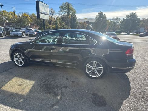 Used 2015 Volkswagen Passat 1.8T SE image 10