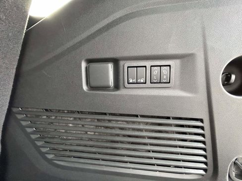 Used 2025 Chevrolet Tahoe High Country image 20