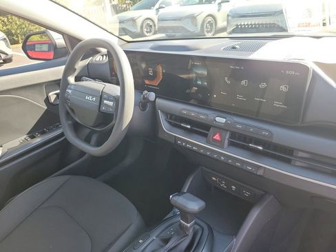 New 2026 Kia K4 LXS image 8