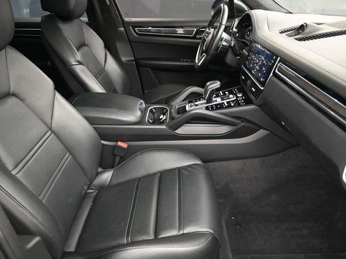 Certified 2023 Porsche Cayenne GTS image 28