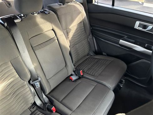 Used 2020 Ford Explorer XLT w/ Comfort Package image 17