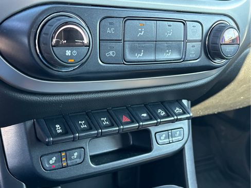 Used 2019 Chevrolet Colorado ZR2 w/ ZR2 Midnight Special Edition image 16