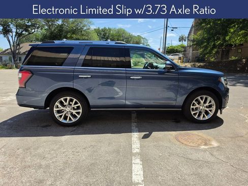Used 2018 Ford Expedition Limited w/ Equipment Group 302A AWD/4WD image 18