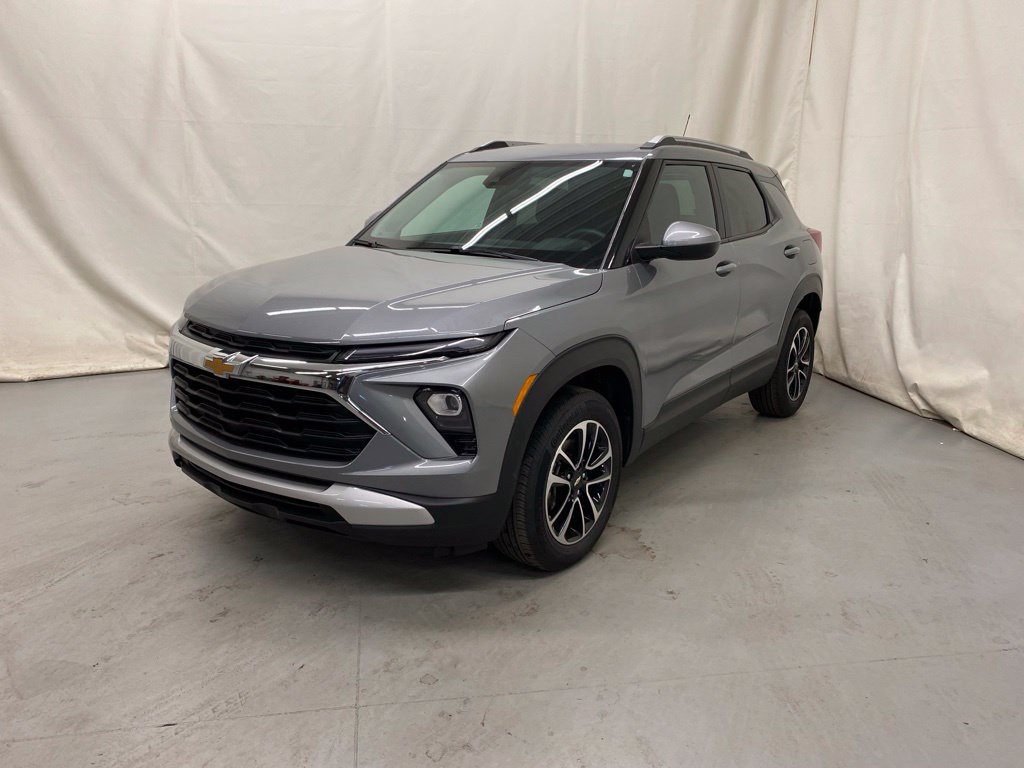 Used 2024 Chevrolet TrailBlazer LT AWD/4WD image 2
