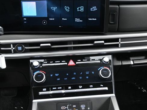 Used 2025 Hyundai Santa Fe SEL image 17