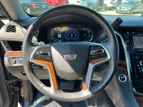 Used 2017 Cadillac Escalade Premium Luxury AWD/4WD image 15