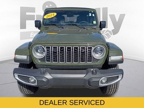 Used 2024 Jeep Wrangler Unlimited Sahara AWD/4WD image 2
