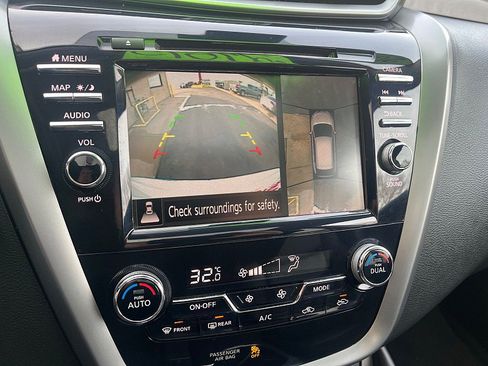 Used 2023 Nissan Murano SV image 38