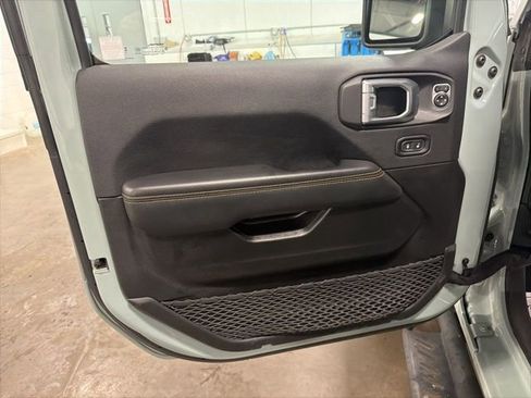 Used 2024 Jeep Wrangler Unlimited Sahara AWD/4WD image 8